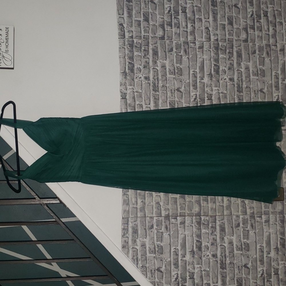 Emerald Sleeveless Formal Dress